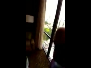 how well the ass on the windowsill vibrates