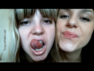 girls kissing   hot girl   tonguefetish - karina gina